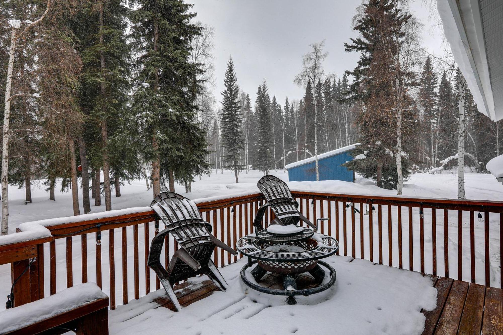 North Pole Escape With Deck And Aurora Lights Views! Vila Exterior foto